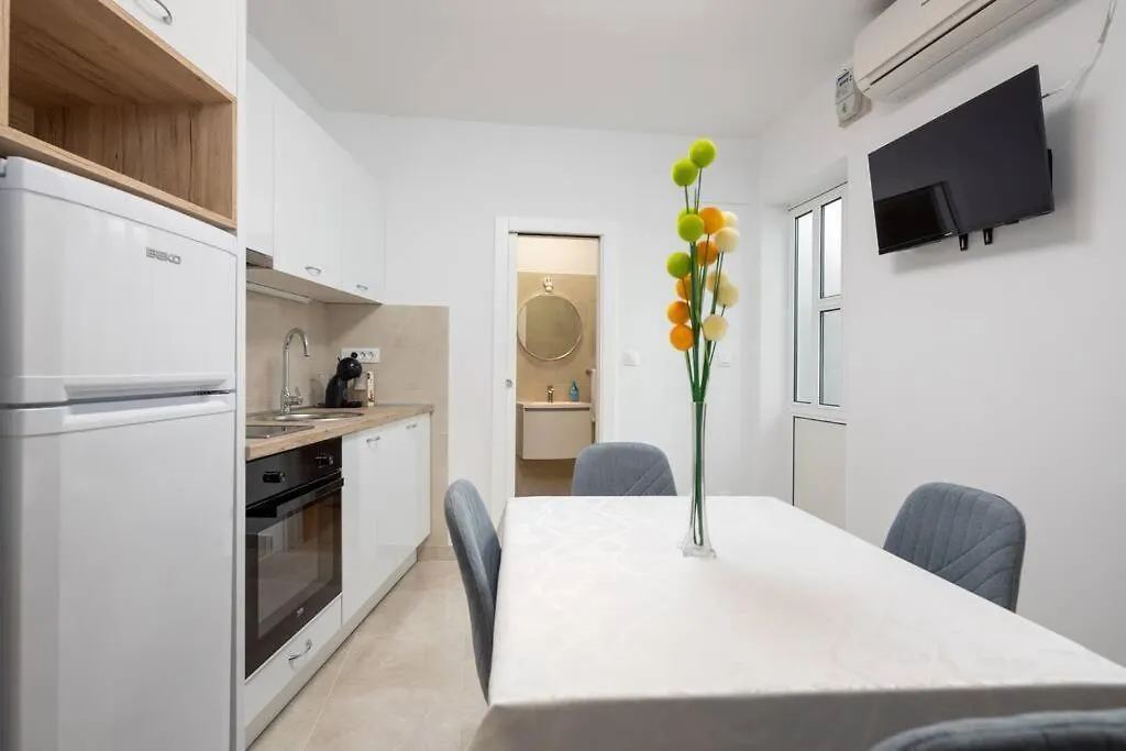 Lovely Central Apartment Ivana With Terrace Split 0*,